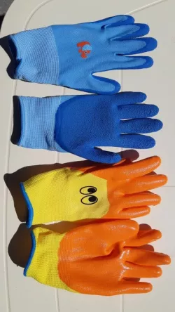 Very nice gloves! Adopted... U681b698675004c6a85199f0962864347C
