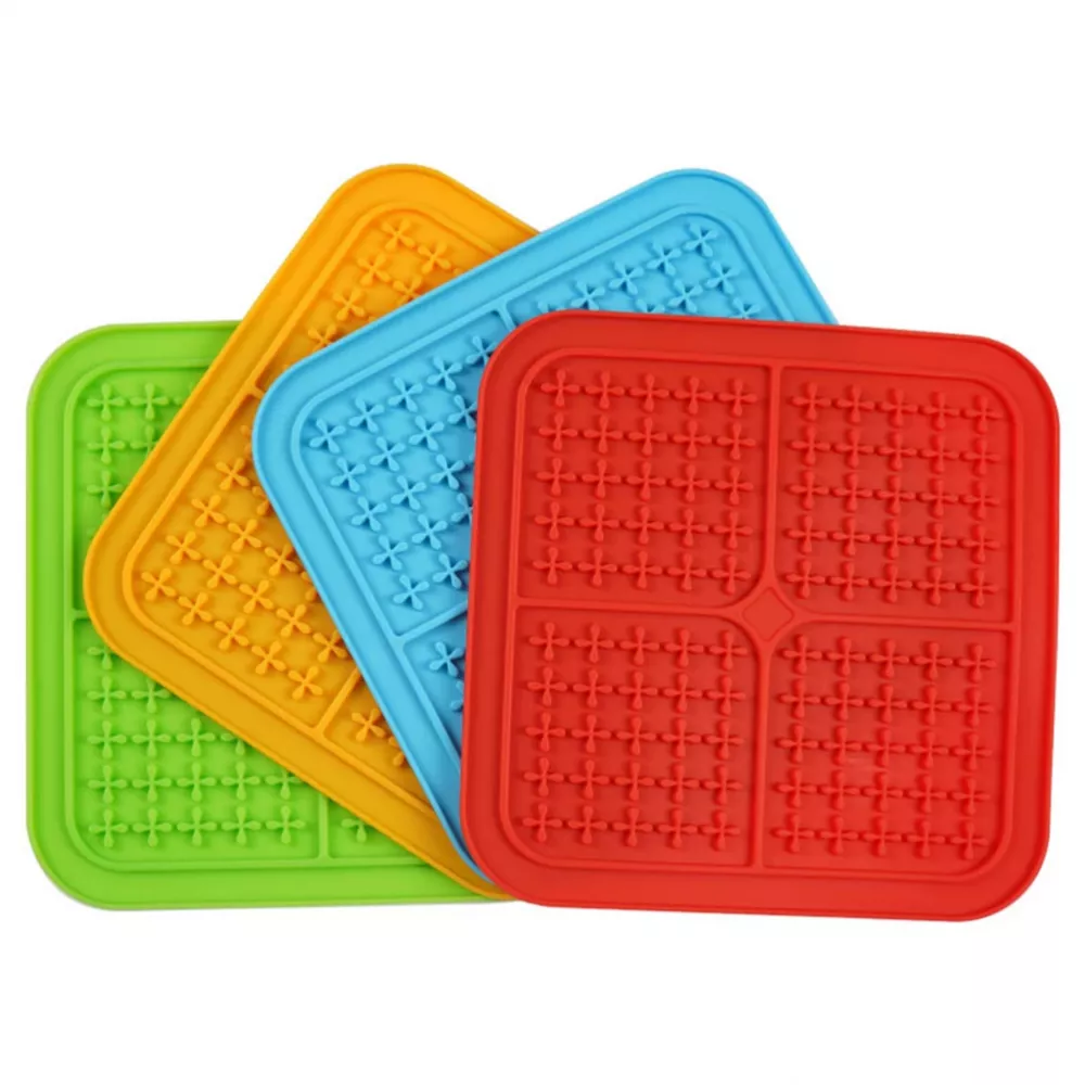 Pet Silicone Lick Mat Feeder with Strong Suction Cups